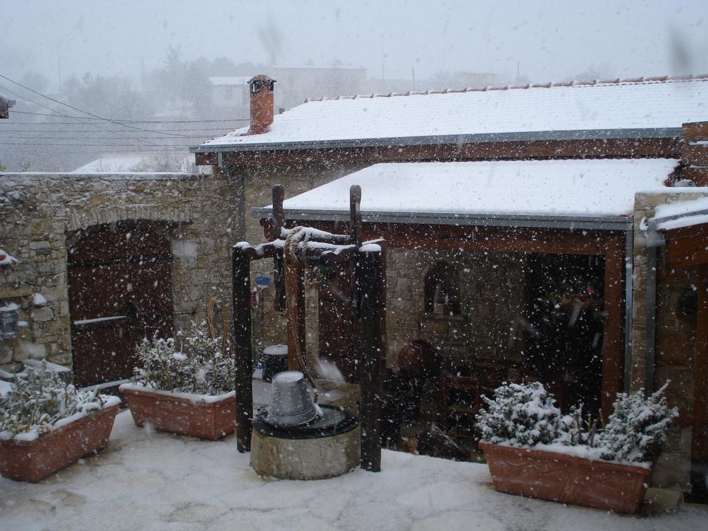Xenios Cottages Lofou Exterior photo